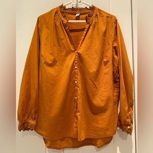 Old Navy lace-trimmed button-up top